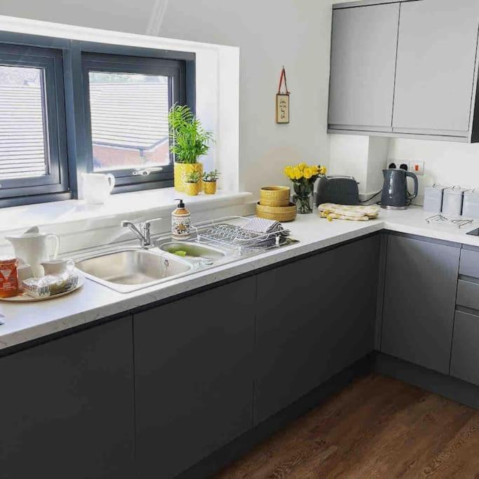 No5 At 53 - 2 Bed Apartment In Leek, Staffs Peak District Exterior foto